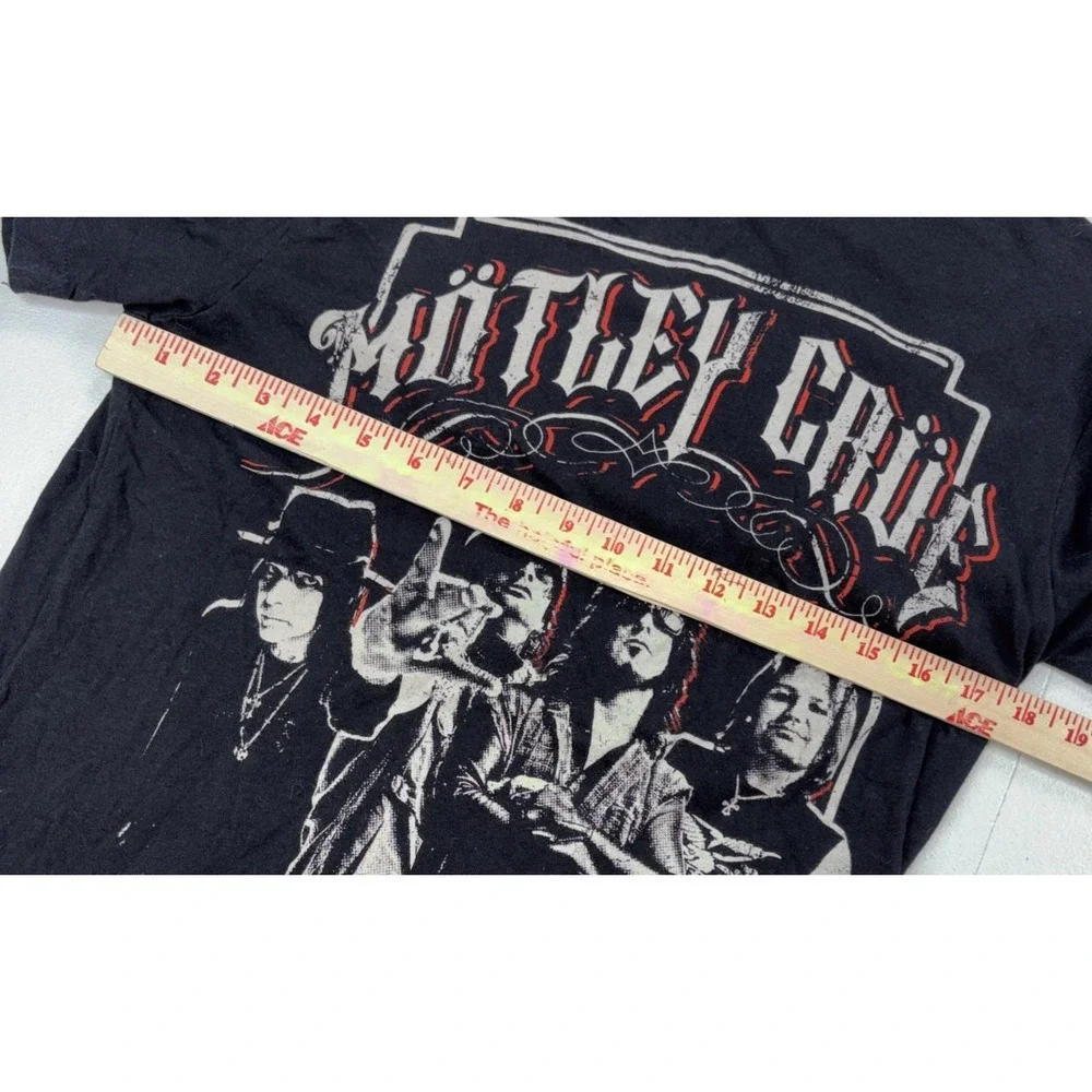 Vintage Motley Crue 2011 Tour Shirt Men's Sz Small Rock Music‎ Hair Band